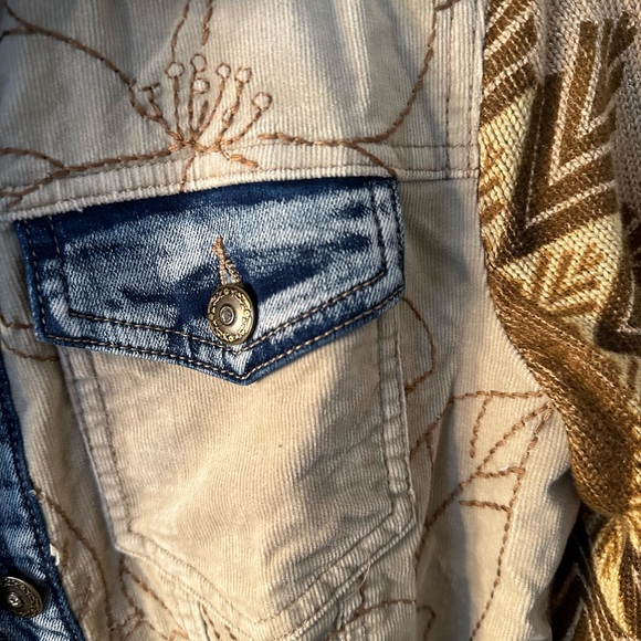 Brand:Desigual... Size 4 gorgeous denim jacket - Picture 5 of 9